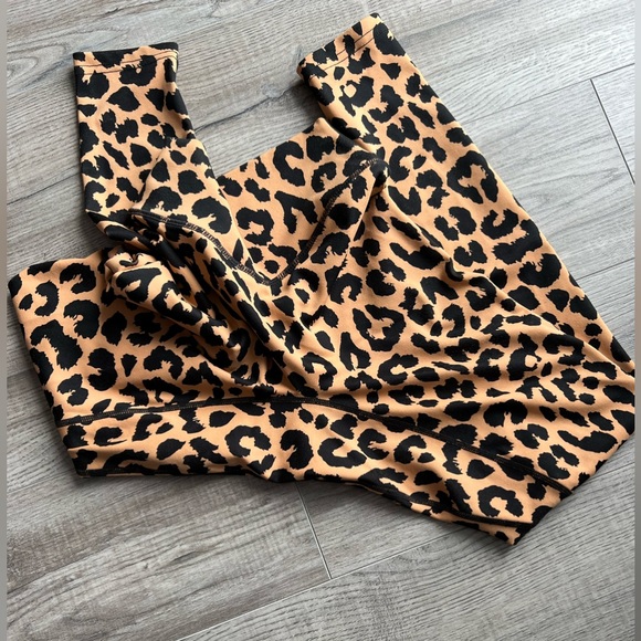 Balance athletica / vitality king cheetah ascend leggings xs - Picture 2 of 7